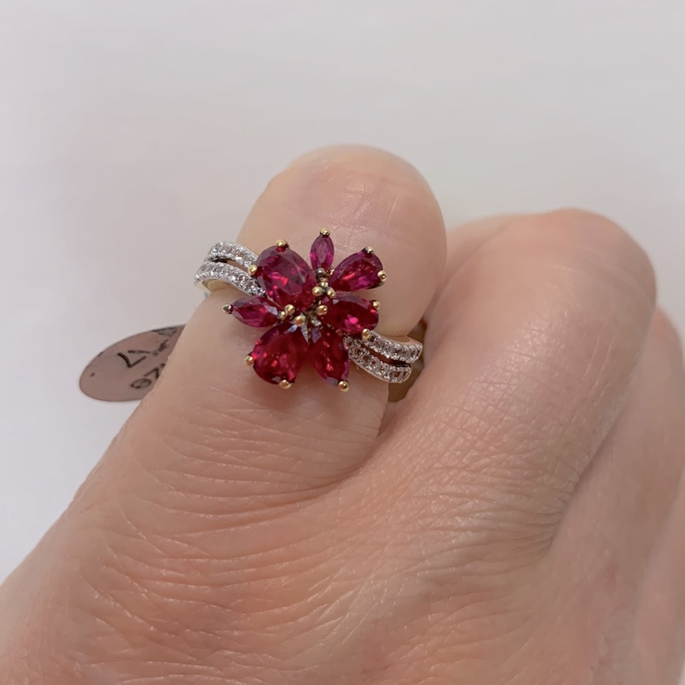 NWT Ruby Yellow gold Ring size 7
